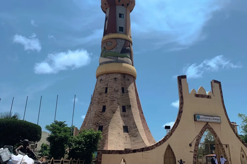 Африка (Алжир, Нигерия и др.)