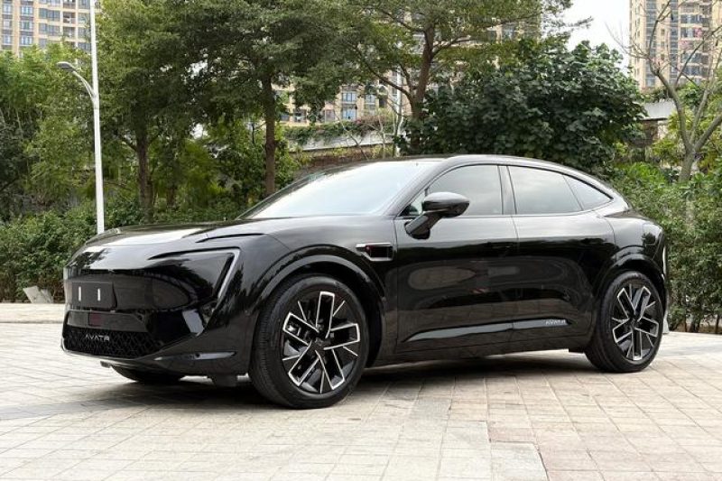 2025 Avita 11 Ultra Rear-Wheel Drive Extended Range Edition Combined Range: 1065km Huawei Intelligent Driving HarmonyOS Cockpit + LiDAR Luxury New Energy Used Car Export