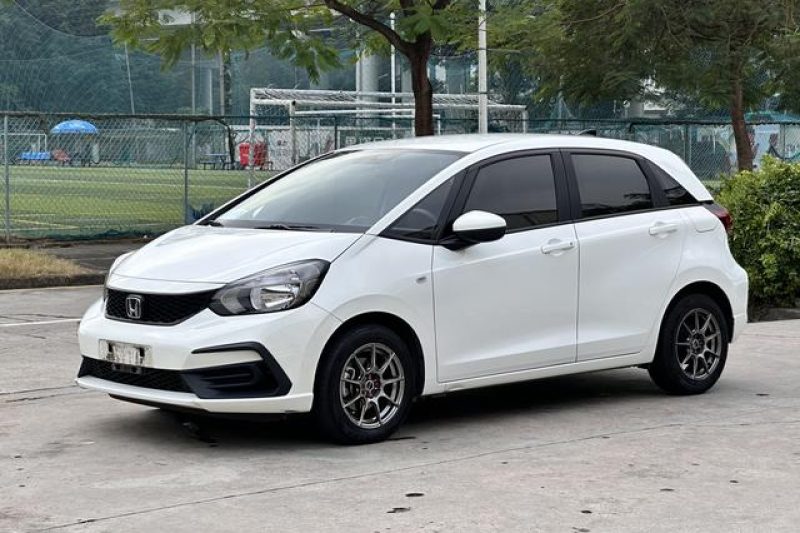 2021 Honda Fit 1.5L CVT Trend Edition Низкий расход топлива, надежная работа Высокое соотношение цены и качества Леворульный подержанный автомобиль Предпочтительная модель для экспорта в Африку