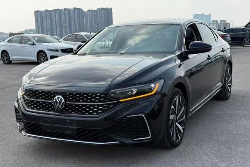 2022 Volkswagen Passat 330TSI Бензин Леворульный Просторный салон Низкий пробег Премиум подержанный автомобиль Горячая продажа на африканском рынке