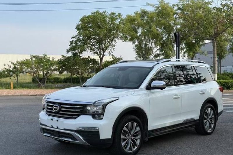 2017 GAC GS8 2WD Luxury Smart Connect 7-местный Просторный салон 2.0T Высокая мощность Подержанные автомобили, экспортируемые на африканский рынок, расходятся как горячие пирожки