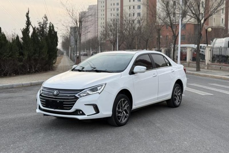 2018 BYD Qin EV 400 км чистого электрического пробега Премиум-автомобиль с низким пробегом Модель, предназначенная для экспорта Исключительная ценность