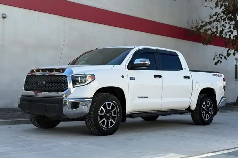 Hot Selling 2019 for Toyota Tundra Canadian Specification Pickup Left Turn 5.7V8 Engine All Wheel Drive Used Pickup Car