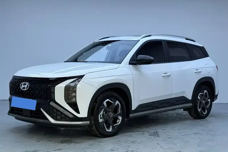 Б/у 2023 MUFASA ix35 LUX Компактный внедорожник Универсальный дизайн салона Идеально подходит для семейных поездок и городских путешествий