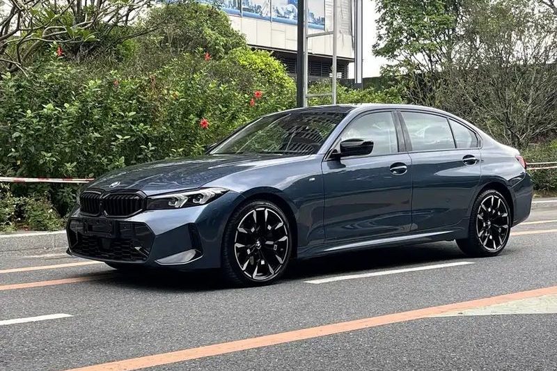 Подержанный автомобиль 2025 БМВ 3 Серии Бензиновый Автомобиль 4 Двери 5 Мест Седан 330Ли Модная Модель 330Ли М Спорт Найт Эдишн Пакет Второй Ручной Автомобиль для Продажи Подержанные Автомобили бмв