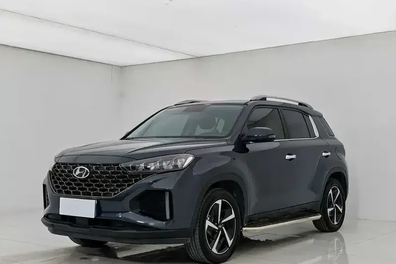 2021 Beijing Hyundai ix35 2.0L FWD GLS Leading Сиденья из искусственной кожи 8-позиционное сиденье водителя с электроприводом 4-позиционное сиденье пассажира с ручным приводом