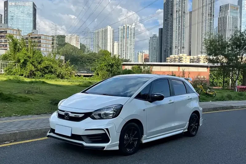Подержанный автомобиль Honda Fit 1.5L CVT MUGEN Version 2022 года Стильный хэтчбек с надежным двигателем