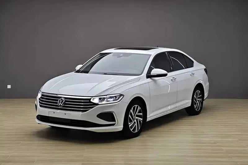 2023 Подержанный Volkswagen Lavida Бензиновый семейный автомобиль 6-ступенчатая автоматическая коробка передач 5-местный седан Низкий расход топлива Подержанный автомобиль