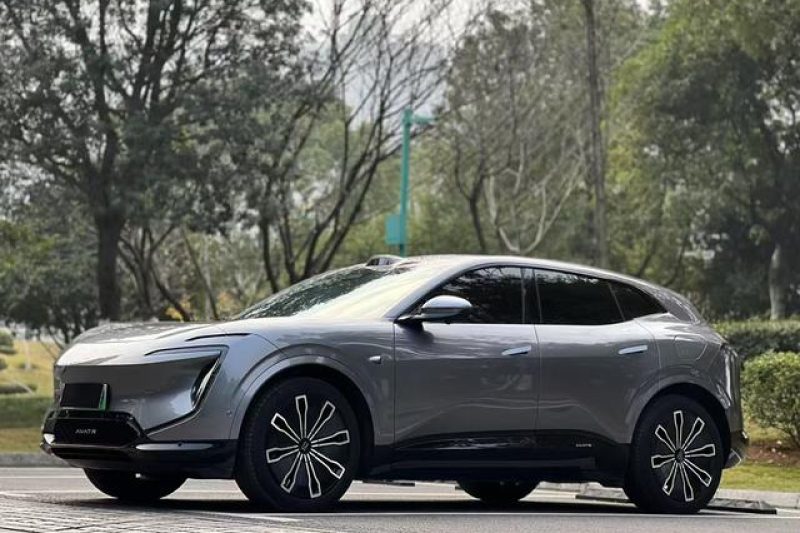 2024 Avatar 07 Max с задним приводом и увеличенным запасом хода, комбинированный запас хода 1270 км, Huawei ADS Advanced Intelligent Driving, LiDAR + Multi-Sensor Fusion, экспорт подержанного автомобиля
