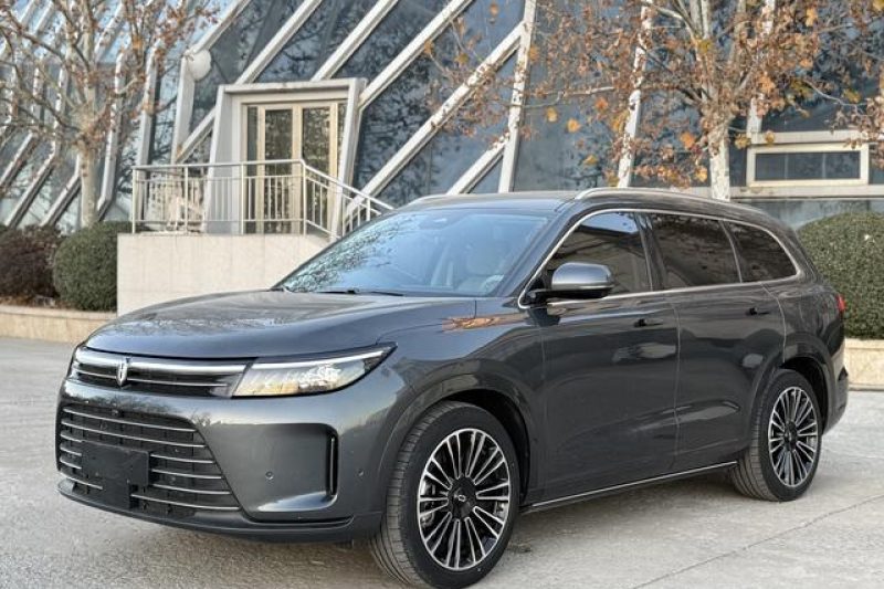 2024 AITO M7 Plus Средне-высококлассный пятиместный заднеприводный SUV с интеллектуальной технологией вождения Премиум-автомобиль с пробегом Экспорт Предпочтительный выбор